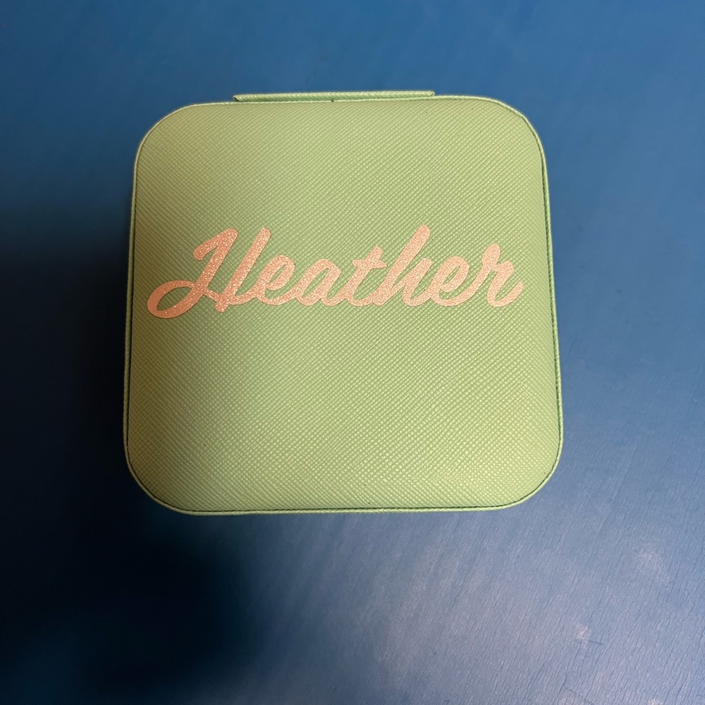 Jewelry box